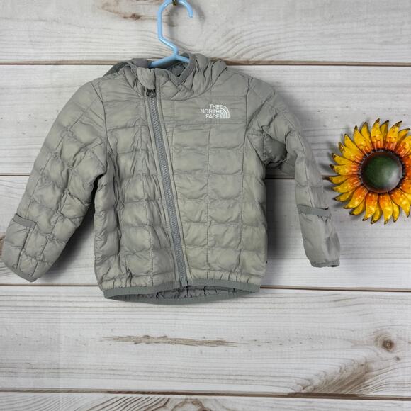 The North Face Infant Gray Hooded Thermoball Puffer Jacket 6-12M - Picture 1 of 3